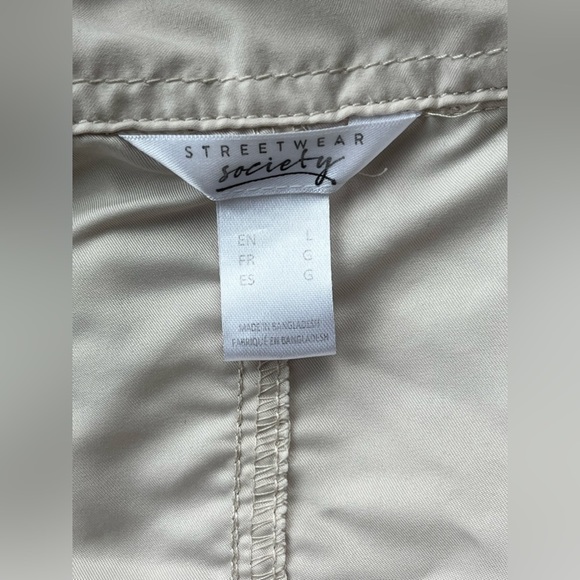 Lightweight jacket, size Large (370) - Picture 8 of 11